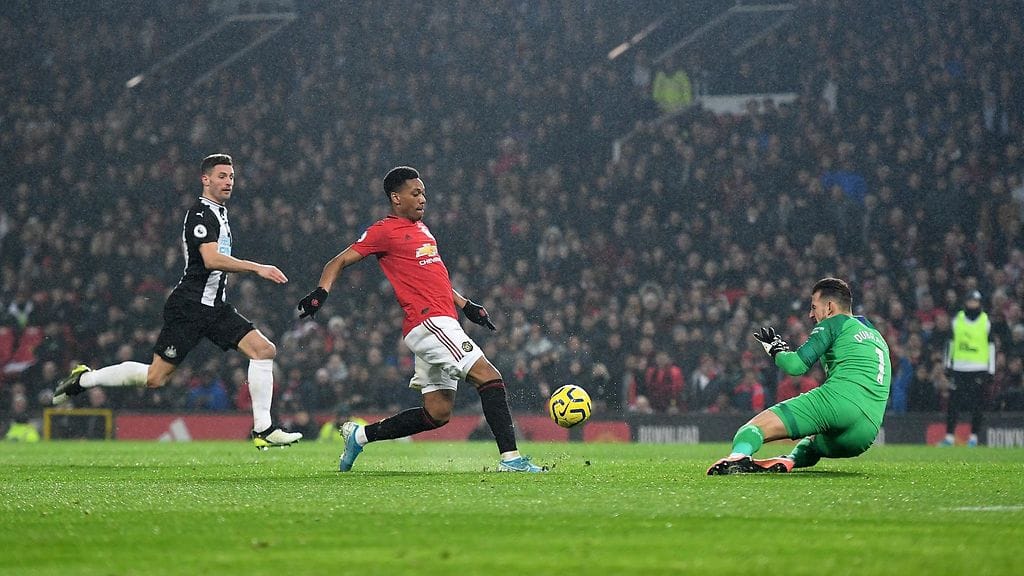 Anthony Martial viimeisteli Newcastlea vastaan kauden viidennen maalinsa.
