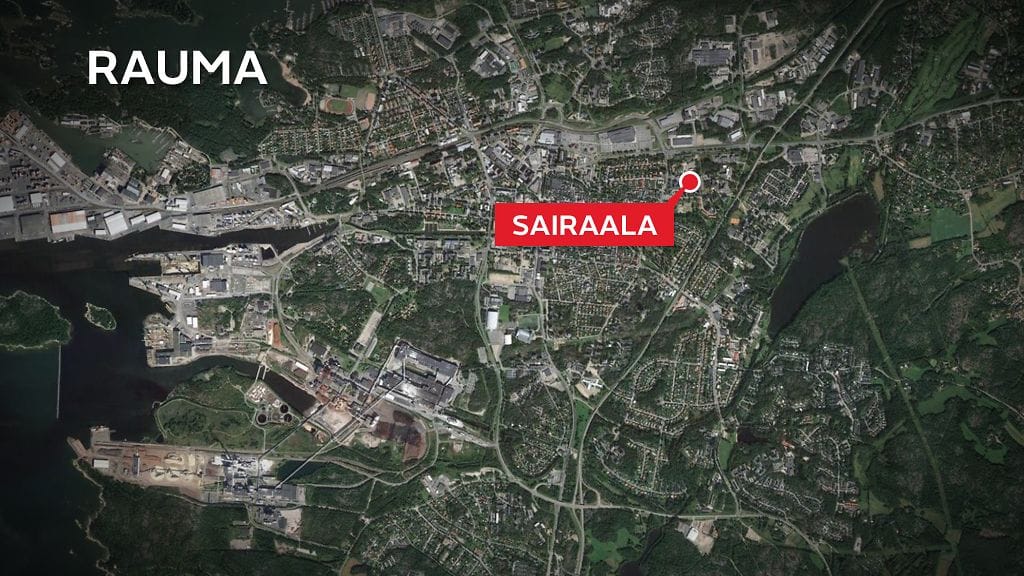 Satakunnan pelastuslaitoksen mukaan putkesta ehti tulvia runsaasti vettä kadulle ja viereiseen sairaalaan huoltokäytävään.