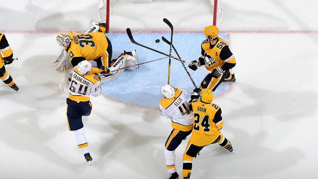 Mikael Granlund (numero 64) tuikkasi NHL-uransa sadannen maalin mailaviidakosta.