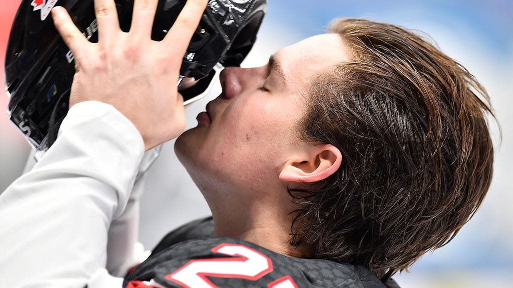 Kanadan kapteeni Barrett Hayton