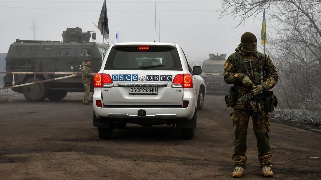 Ukrainan ja separatistien vankien vaihto Itä-Ukrainassa on alkanut, kerrotaan Ukrainan presidentin virallisella Twitter-tilillä.