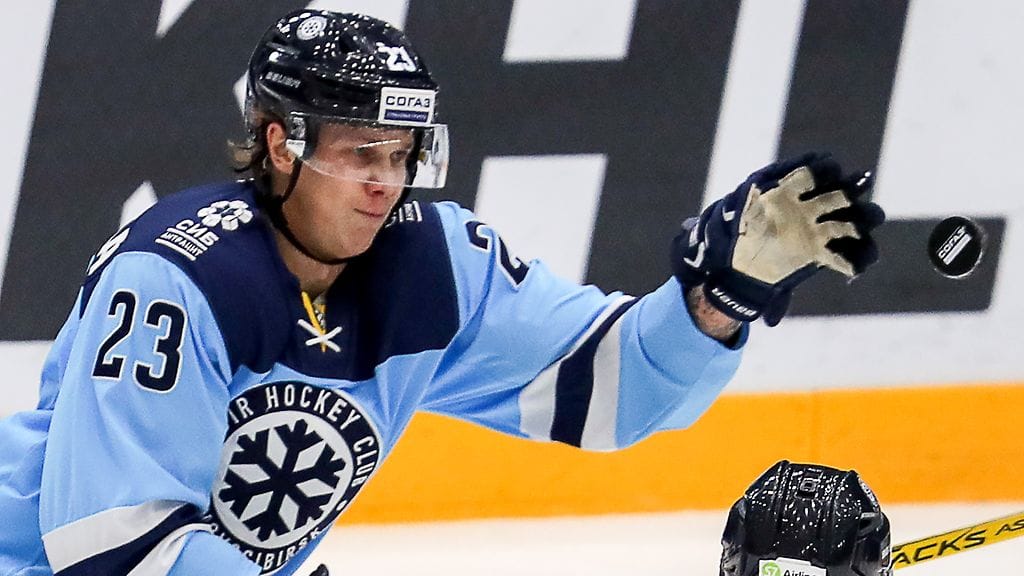 Jyrki Jokipakka joutuu seuraamaan kaksi seuraavaa ottelua katsomosta.