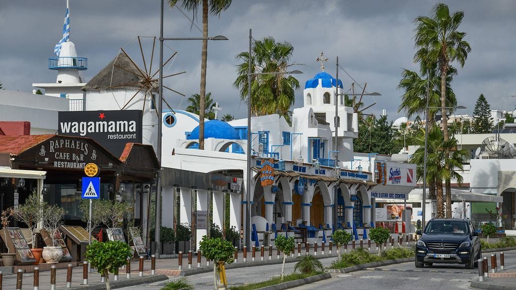 Nainen kertoi joutuneensa joukkoraiskauksen uhriksi Agia Napan turistikohteessa Kyproksella. Kuvituskuva.