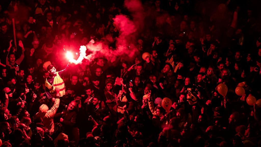 Merivartiosto muistuttaa, että hätäraketit ja -soihdut on tarkoitettu vain todellista hätätilannetta varten. Kuvituskuva.