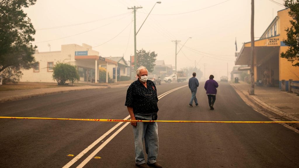 Uuden vuoden ensimmäinen päivä valkeni savuisena Cobargossa New South Walesissa.