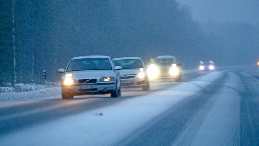 Maan keski- ja eteläosissa on voimassa tänään laajasti varoitus huonosta ajokelistä.