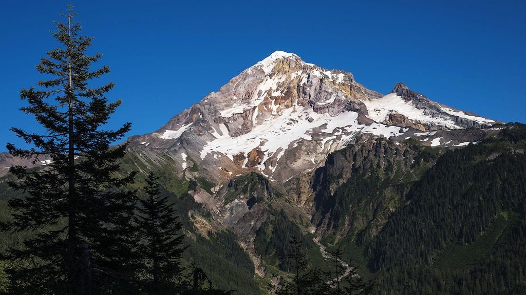 Mount Hood on vuorikiipeilijöiden suosima kohde Yhdysvaltojen Oregonissa.