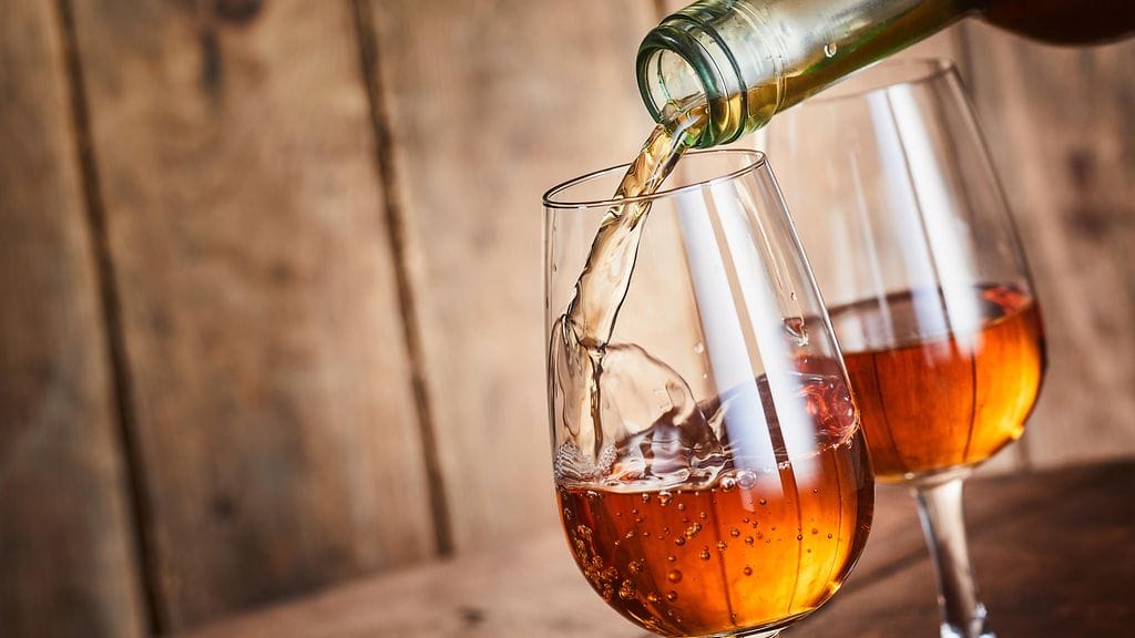 92-vuotiaalta Louise Wilkinsonilta jäi sherrypullo saamatta, kun hän ei pystynyt todistamaan ikäänsä.