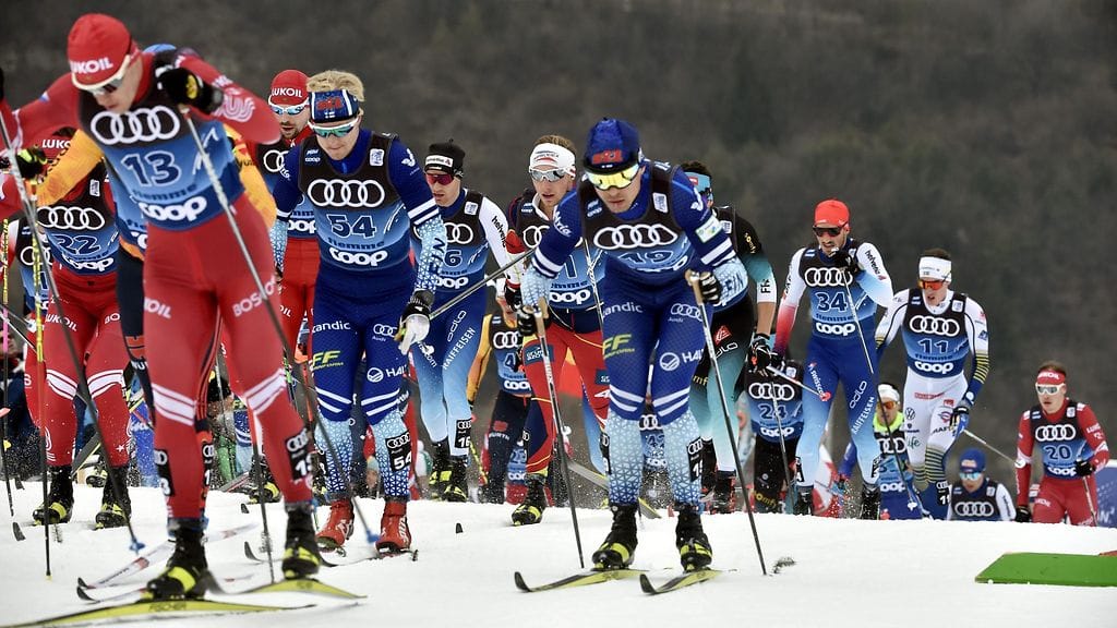 Perttu Hyvärinen (oik.) hiihti perjantaina 14:nneksi.
