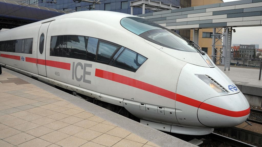 AOP ICE DB Saksa juna