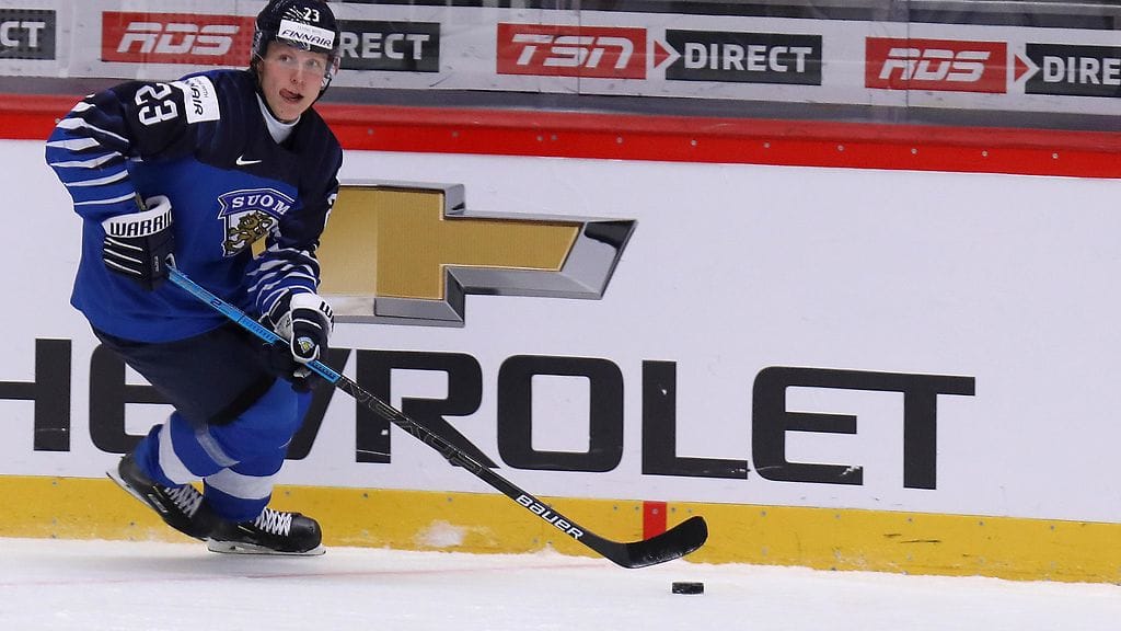 Ville Petman johtaa Suomen ykkösketjua Kanadaa vastaan.