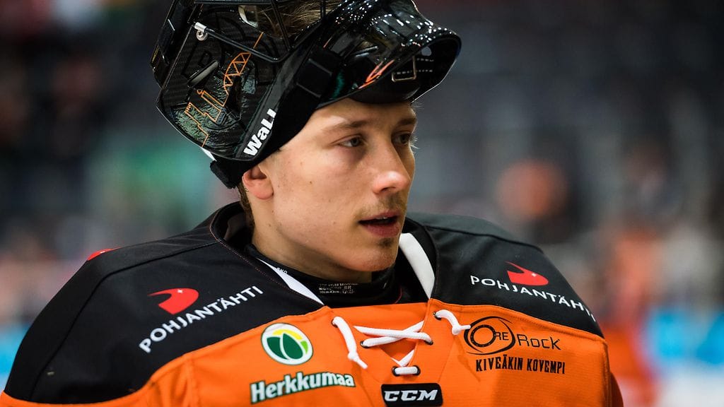 Pittsburgh Penguins kutsui Emil Larmin NHL:ään.