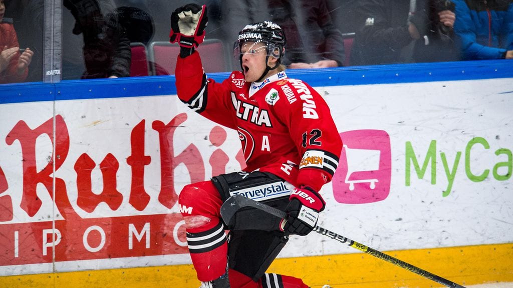 Jani Tuppurainen rikkoi 700 ottelun rajapyykin.