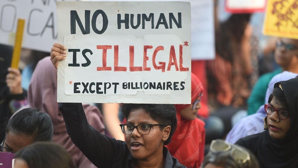 Intiassa oli rajuja mielenosoituksia joulukuussa, Ihmiset protestoivat maan uutta kansalaisuuslakia vastaan.