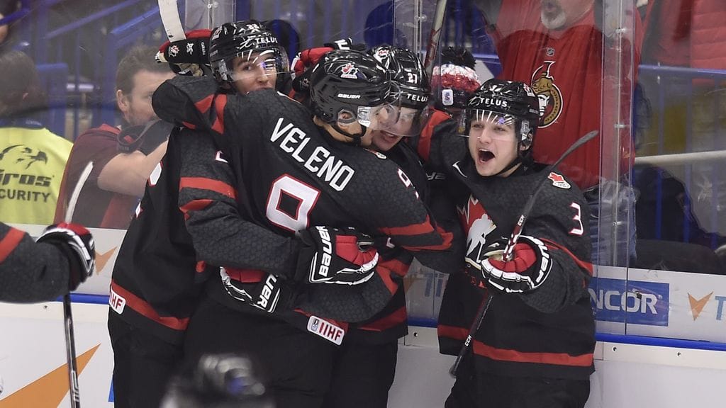 Kanada juhlii jääkiekon nuorten MM-kultaa.