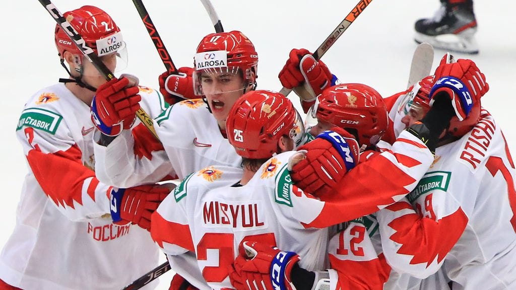 Venäjä johti Kanadaa nuorten MM-loppuottelussa jo kahdella maalilla, mutta jäi lopulta hopealle.