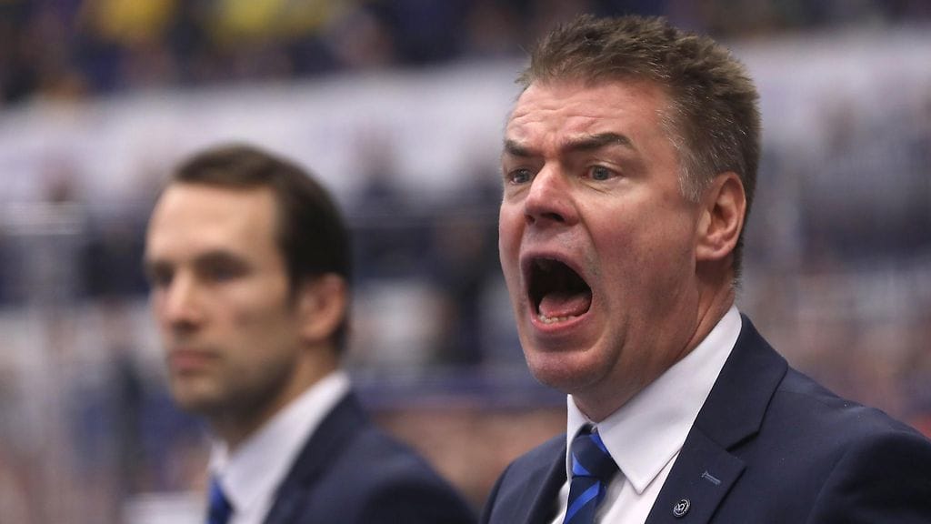 Tuomo Ruutu toimi apuvalmentajana Raimo Helmisen valmennustiimissä.