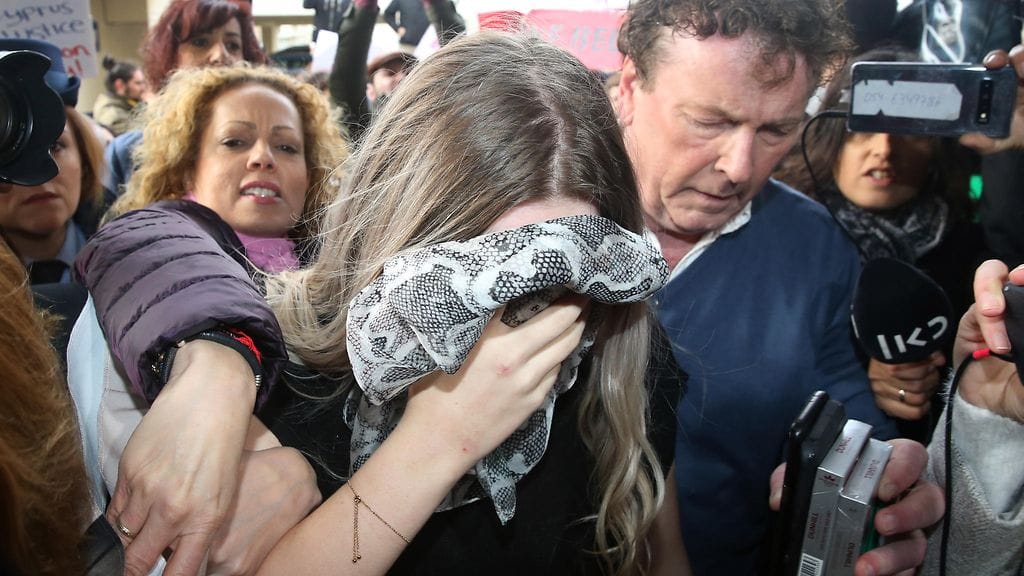 19-vuotias brittinainen tuomittiin joukkoraiskauksesta valehtelusta Kyproksella.