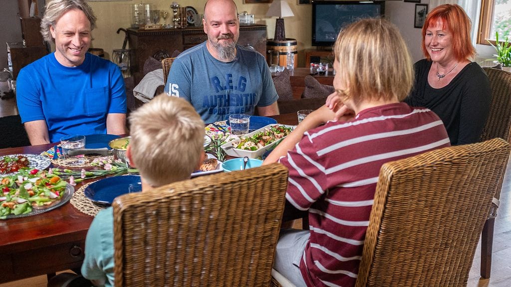 Kape Aihinen rientää jälleen auttamaan perheitä ruuanlaiton ikuisuusongelmissa.