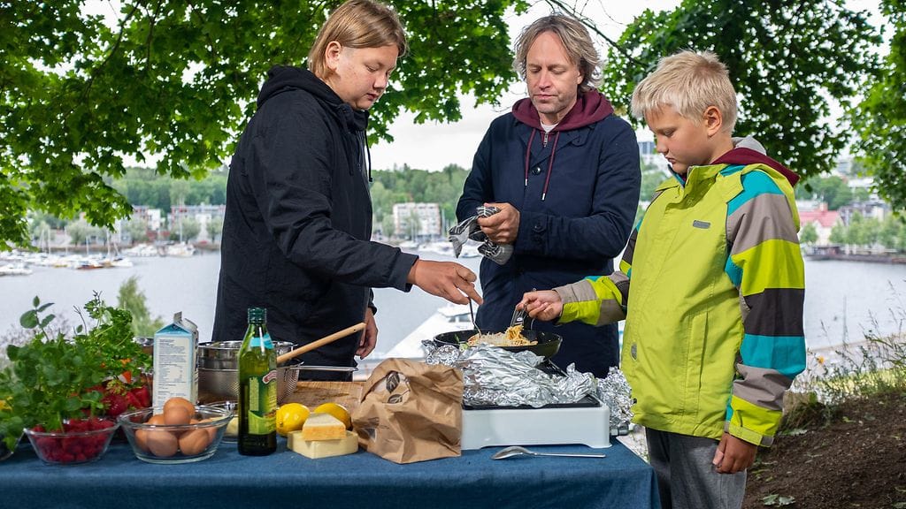 Kaappaus keittössä S6 _eps3_Poikien kanssa ruoanlaitto