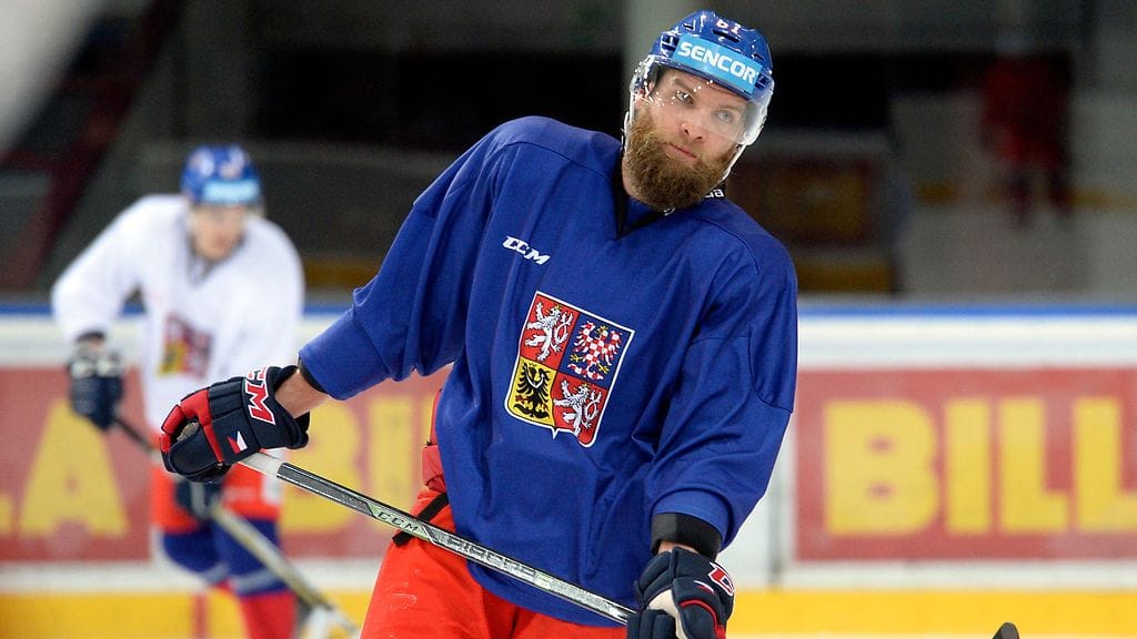 Adam Polasek liittyy Tapparan takalinjoille.