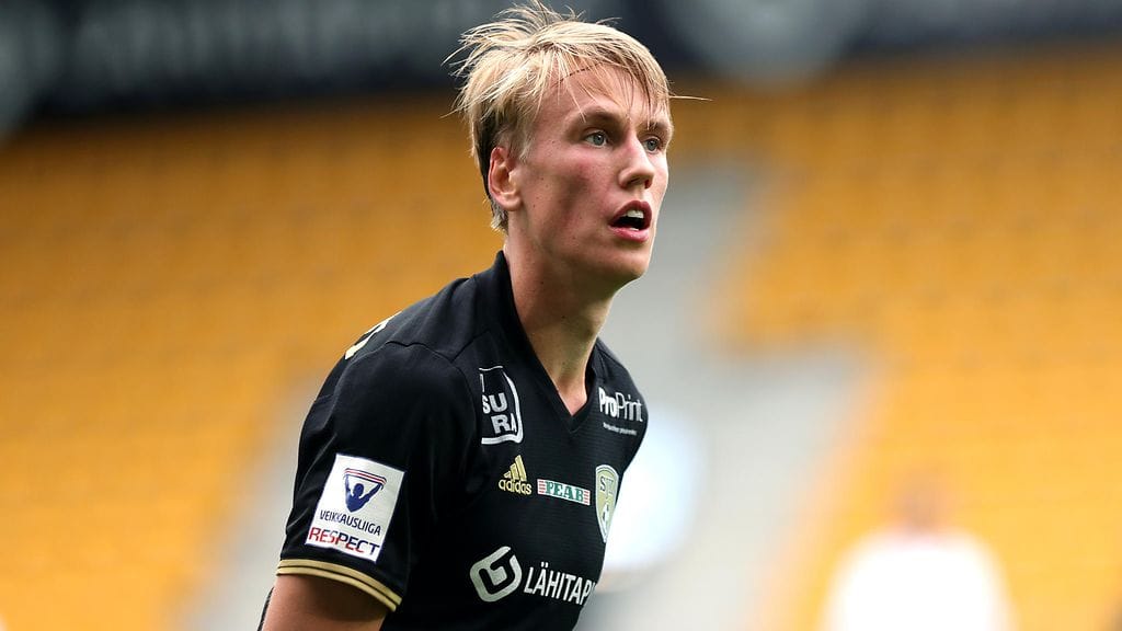 Jesse Sarajärvi keskittyy jatkossa opintoihinsa Vaasan yliopiston kauppatieteellisessä.