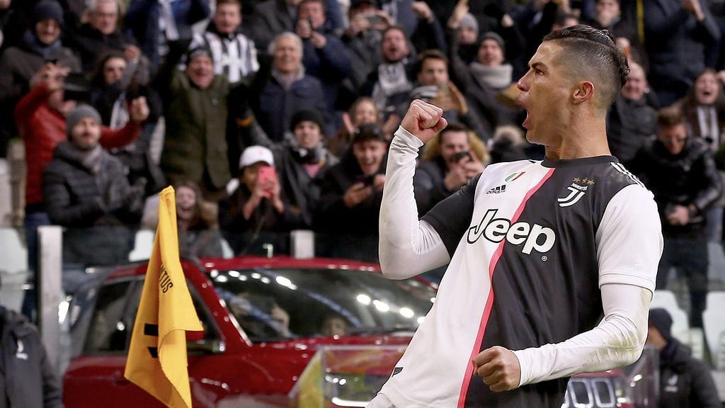 Cristiano Ronaldo iski Serie A:ssa hattutempun maanantaina Cagliaria vastaan.