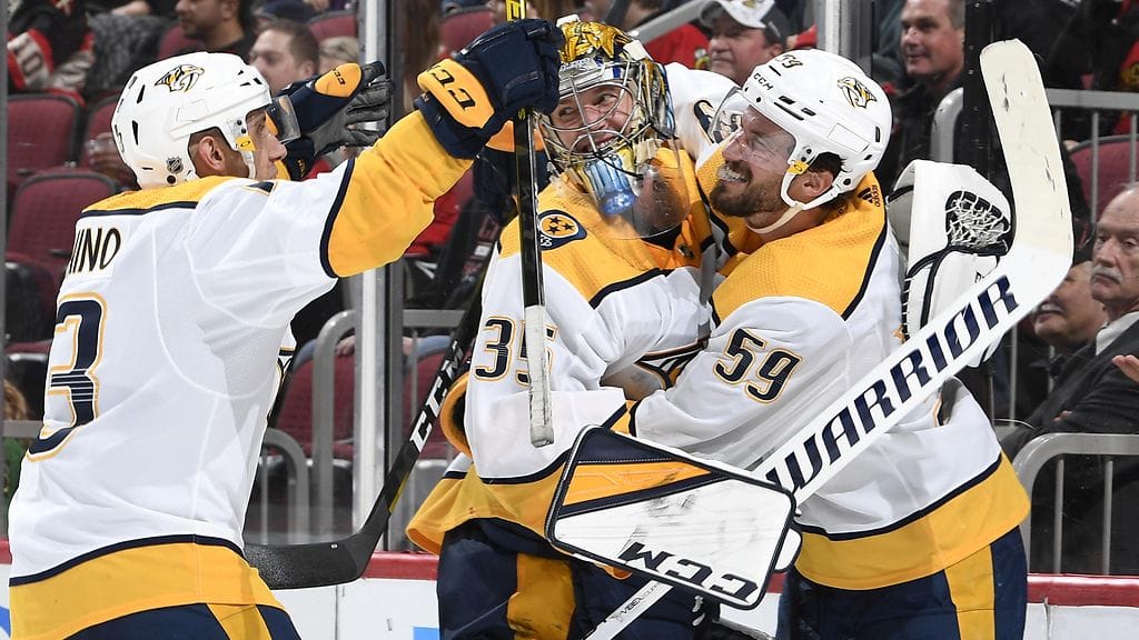 Pekka Rinne oli Nashville Predatorsin juhlittu sankari maalinsa jälkeen.
