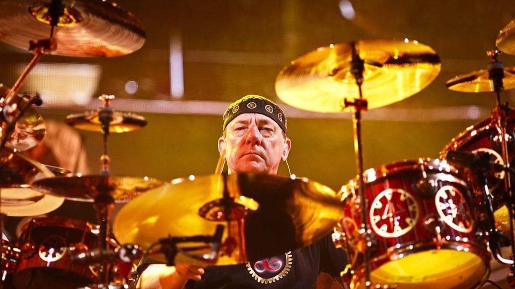 Neil Peart on useasti laskettu maailman parhaimpien rumpalien joukkoon.