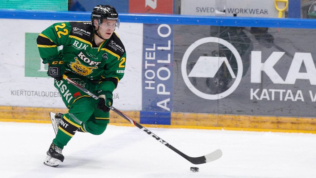 Arttu Ruotsalainen (kuvassa) napautti Ilveksen voittomaalin lauantain kärkiottelussa Kärppiä vastaan.