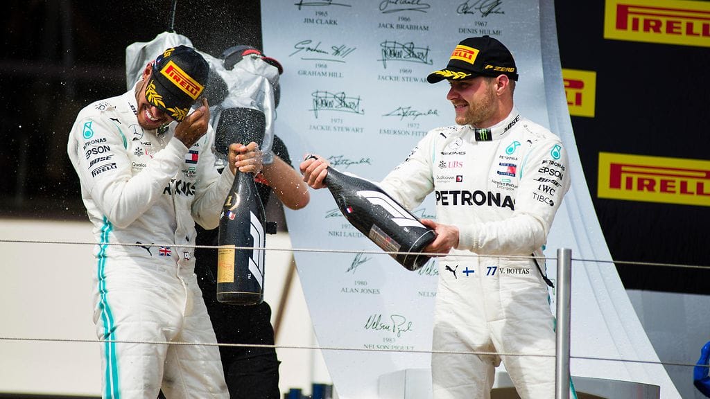 Lewis Hamilton ja Valtteri Bottas ajavat tulevallakin kaudella Mercedes-tallikavereina.