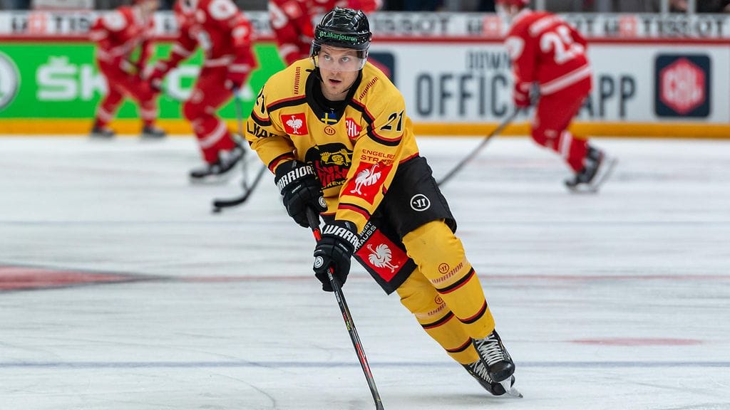 Juhani Tyrväinen iski Luulajan 1-0-osuman maalin edustalta.