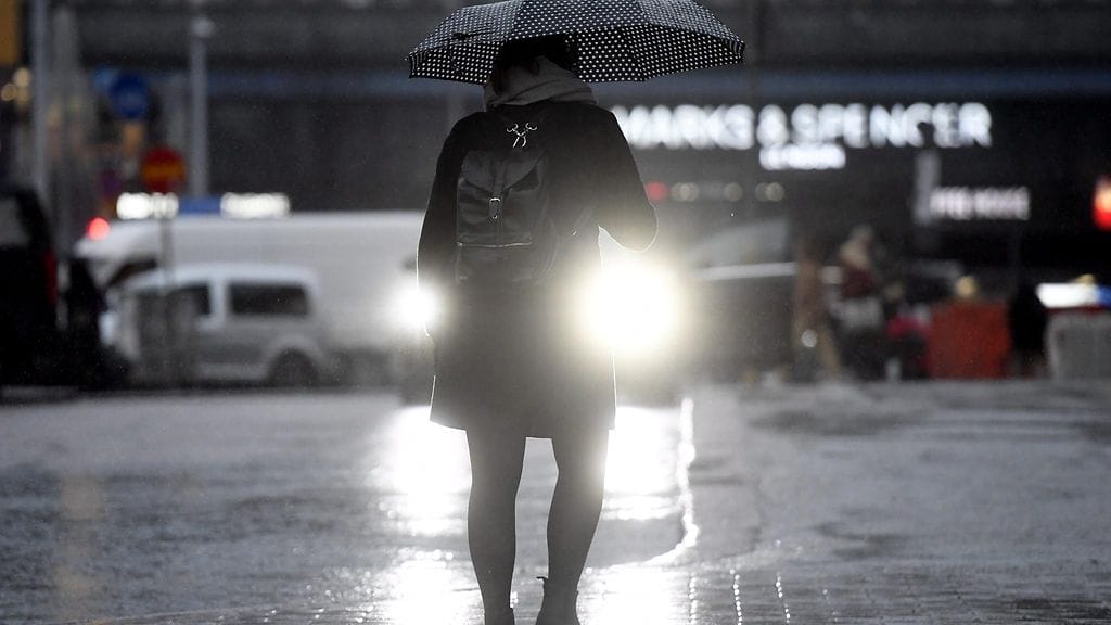 Sateenvarjot ovat olleet tämän vuoden tammikuussa hyvin tuttu näky Helsingin katukuvassa.