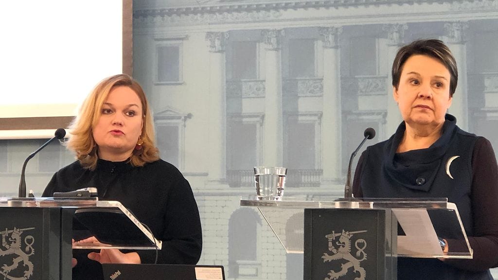 Perhe- ja peruspalveluministeri Krista Kiuru (SDP) ja sosiaali- ja terveysministeriön kansliapäällikkö Kirsi Varhila kertoivat tänään tiedotustilaisuudessa sote-uudistuksen seuraavista vaiheista.