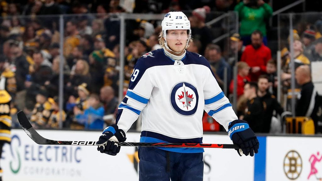 Suomalaishyökkääjä Patrik Laine kokee muutoksia Winnipeg Jetsin riveissä.