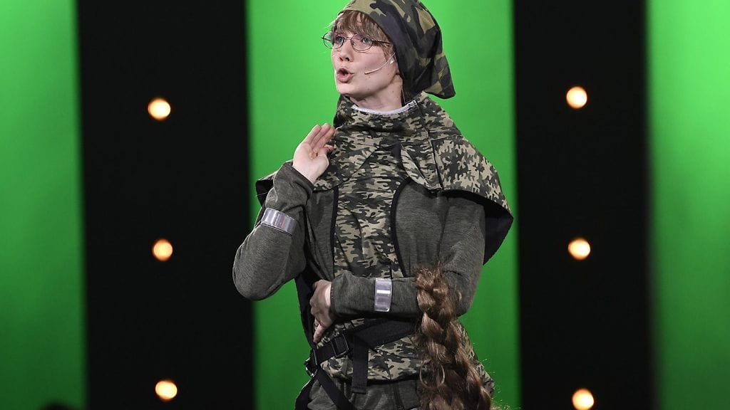 Hillevi Häntä-Heikkilä ihastui Roope Salmiseen.