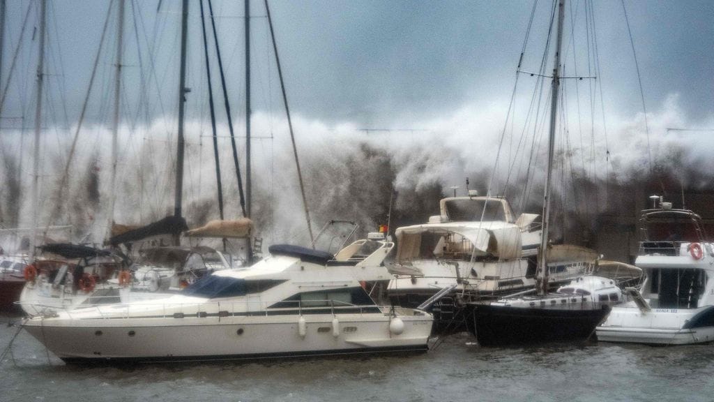 Gloria-myrsky on mellastanut ja aiheuttanut laajaa tuhoa Espanjan itäisellä ja eteläisellä rannikolla.