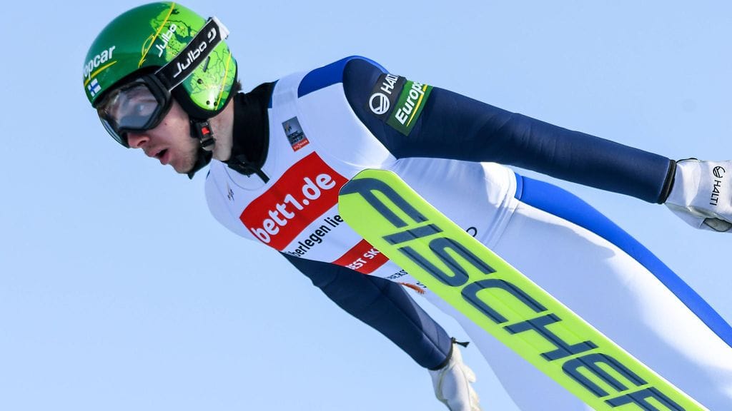 Ilkka Herola hyppäsi joukkuekilpailussa 122 metriä.