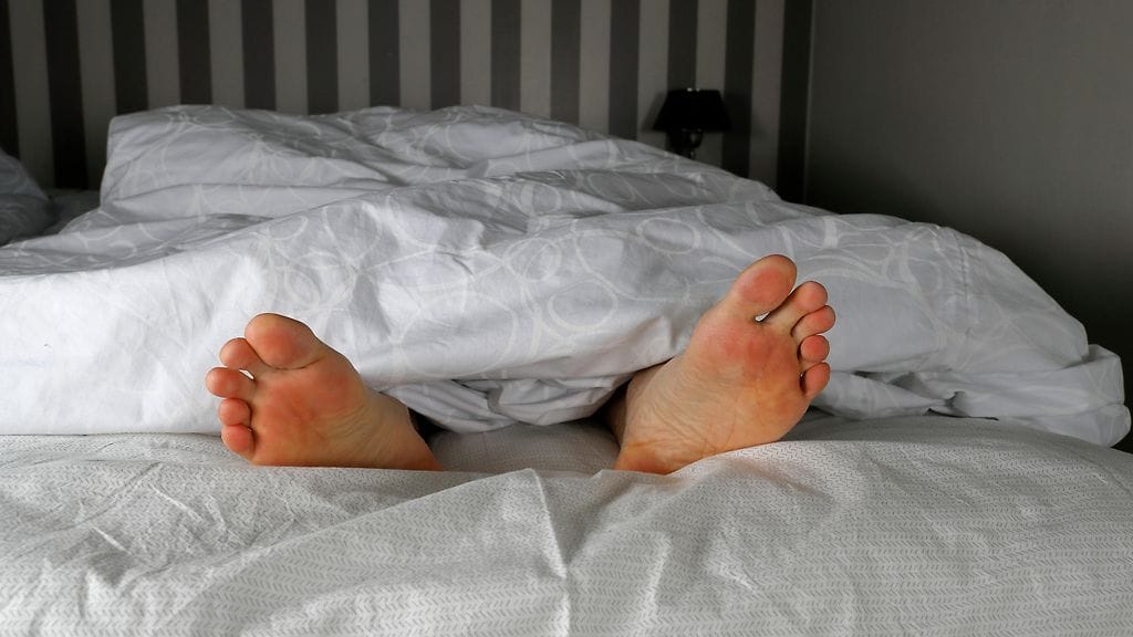 Delta Airlines -lentoyhtiön lentäjä joutui vahingossa Yhdysvaltain erikoisjoukkojen kuulusteltavaksi, sillä joukot murtautuivat väärään huoneeseen.