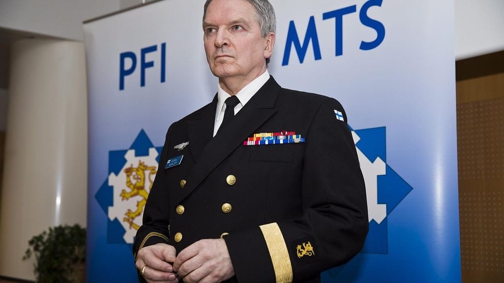 Tietovuototutkinnassa epäiltynä oleva kontra-amiraali evp. Georgij Alafuzoff johtaa valtioneuvoston kanslian tilaamaa tutkimushanketta.