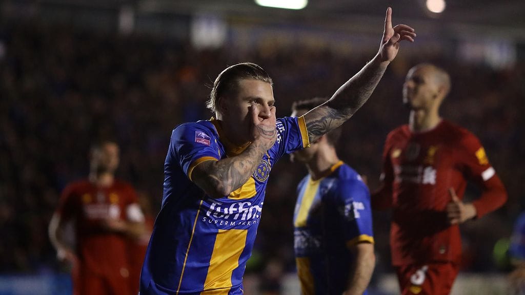 Jason Cummings iski kotijoukkueen molemmat maalit 2-2-tasapelissaä Liverpoolia vastaan.