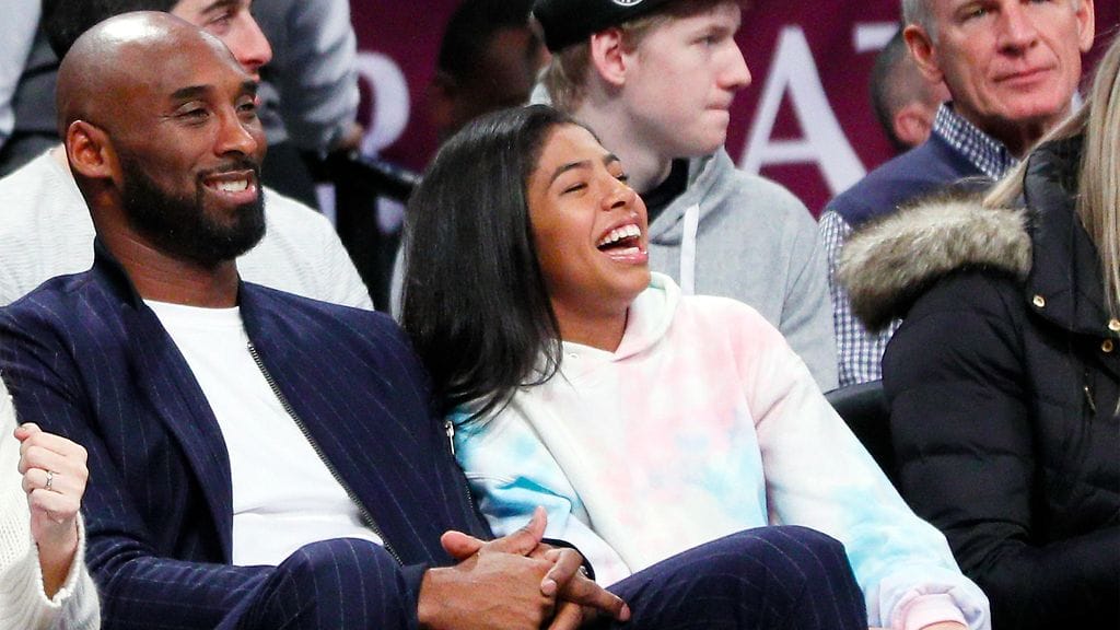 Kobe Bryant ja Gianna Maria Bryant NBA-ottelussa joulukuussa 2019.