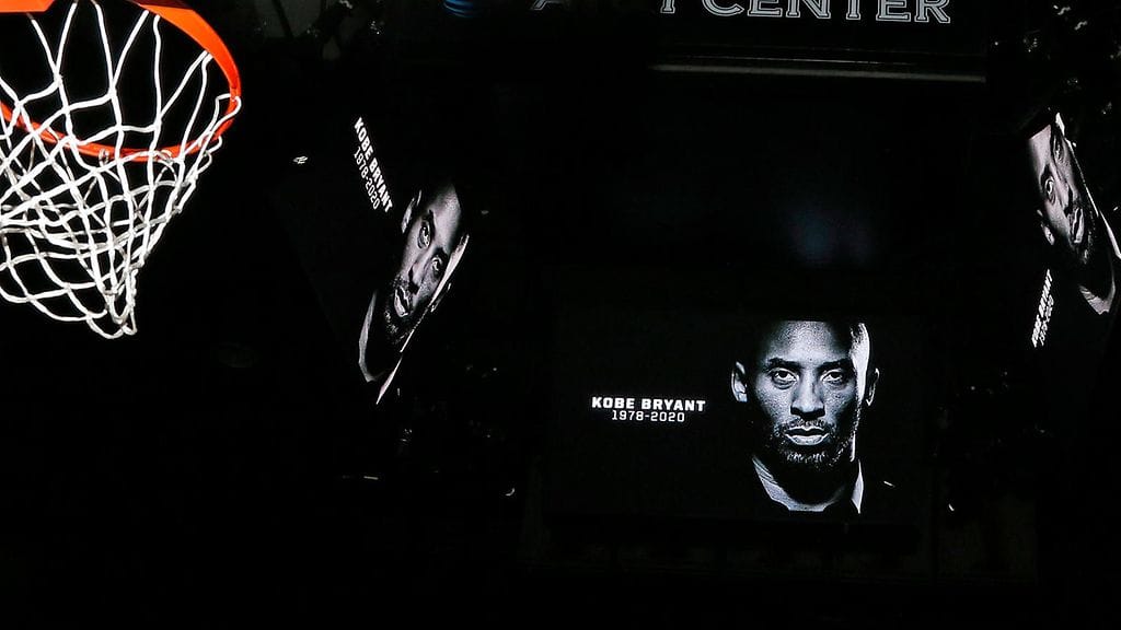 Uutinen Kobe Bryantin kuolemasta tuli vain hetki ennen Suomen aikaa sunnuntai-iltana alkaneen NBA-kierroksen alkua.