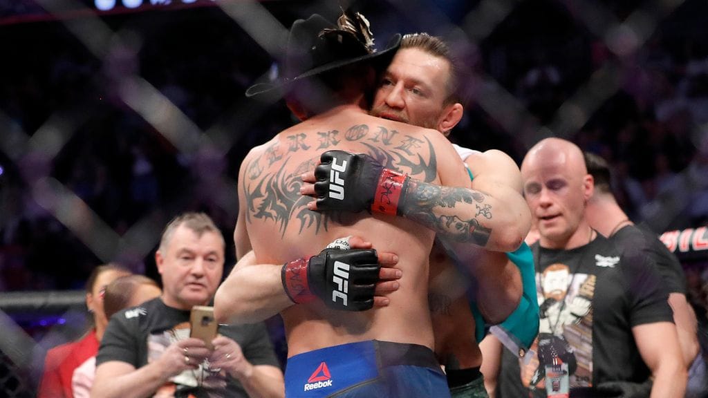 Conor McGregor päihitti Donald Cerronen pikavauhtia UFC-kehässä.