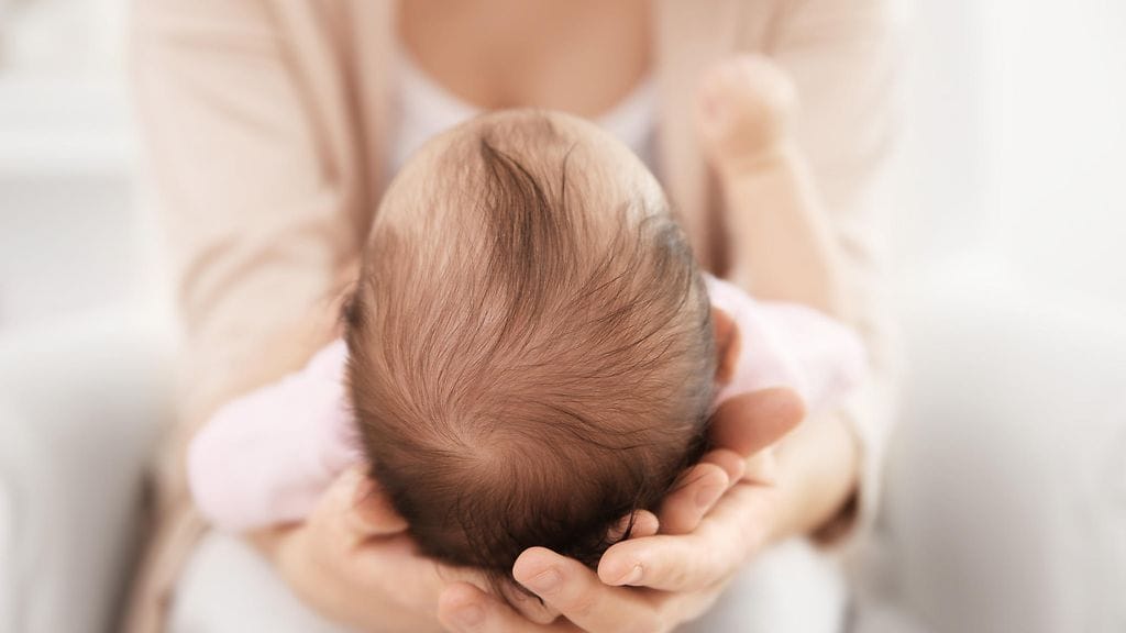 Kesäkuussa 2019 Hunterin kova työ palkittiin, kun laatikko viimein saatiin asennettua. Vuoden 2020 alussa laatikosta löytyi terve tyttövauva.