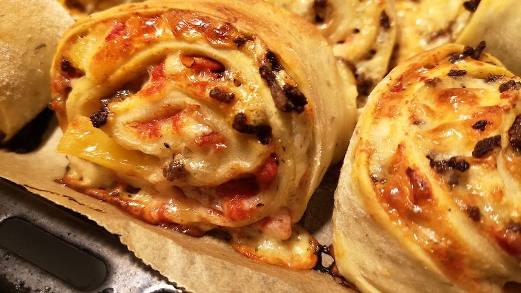 Kääri pizza rullalle ja nauti korvapuustimaisista pizzarullista!