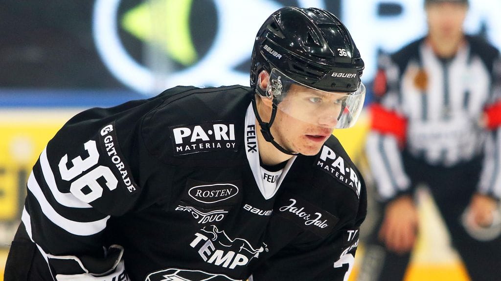 Anton Holm palaa Ruotsiin.