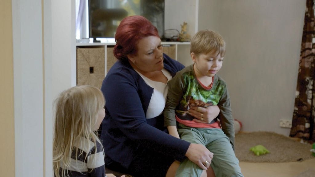 Supernanny Piia Penttala kutsuttiin apuun, kun 7-vuotiaan Eemeli purkaa kiukkuaan 3-vuotiaaseen pikkuveljeensä.