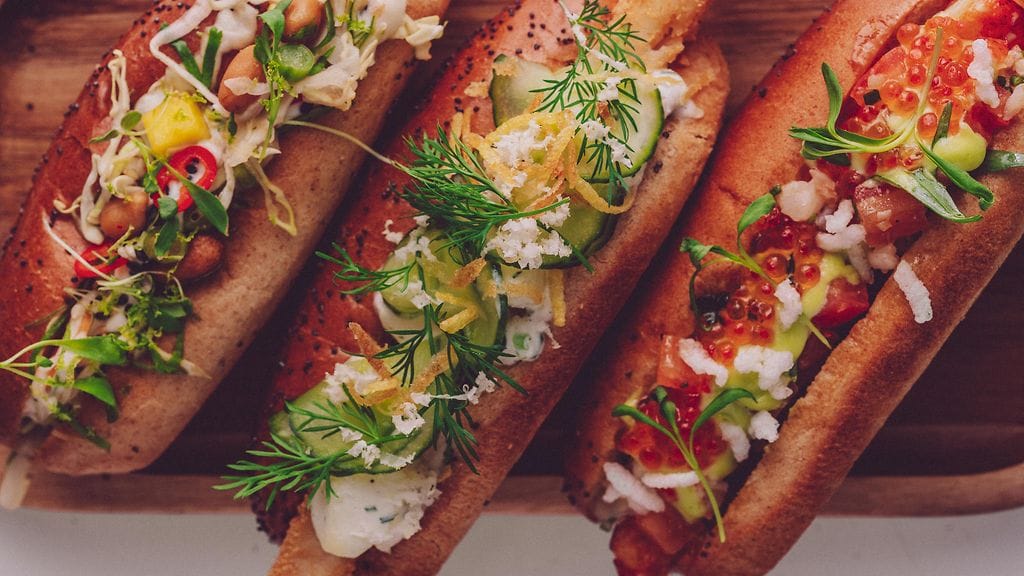 Vaasan Oy lanseerasi uudet ruispitoiset hodarisämpylät. Keittiömestari Mikko Kaukonen loihti sämpylöiden väliin erilaisia täytevaihtoehtoja.