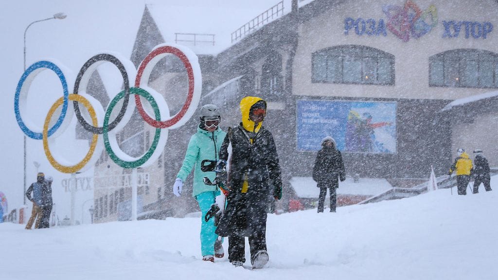 Perjantaina Sotshissa satoi yli 40 senttiä lunta.